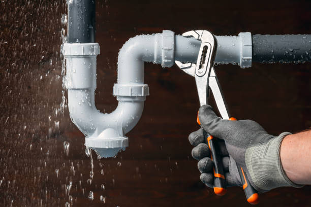 Professional Leak Detection technician working in Saunderstown, RI